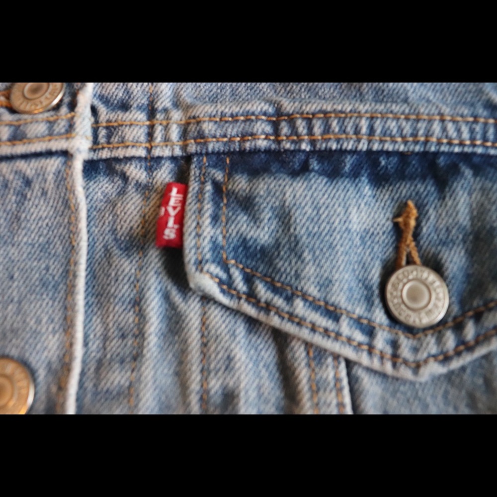 Levi’s women’s trucker jacket /embellished sleeves - Picture 9 of 15